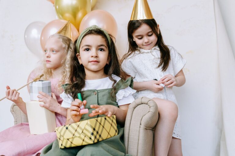 Uitnodiging kinderfeestje maken: wat HEMA heeft en tips